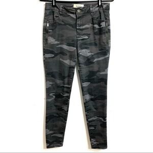Camo skinny jeans stretchy curvy pants size 5/27 w  by Rewind